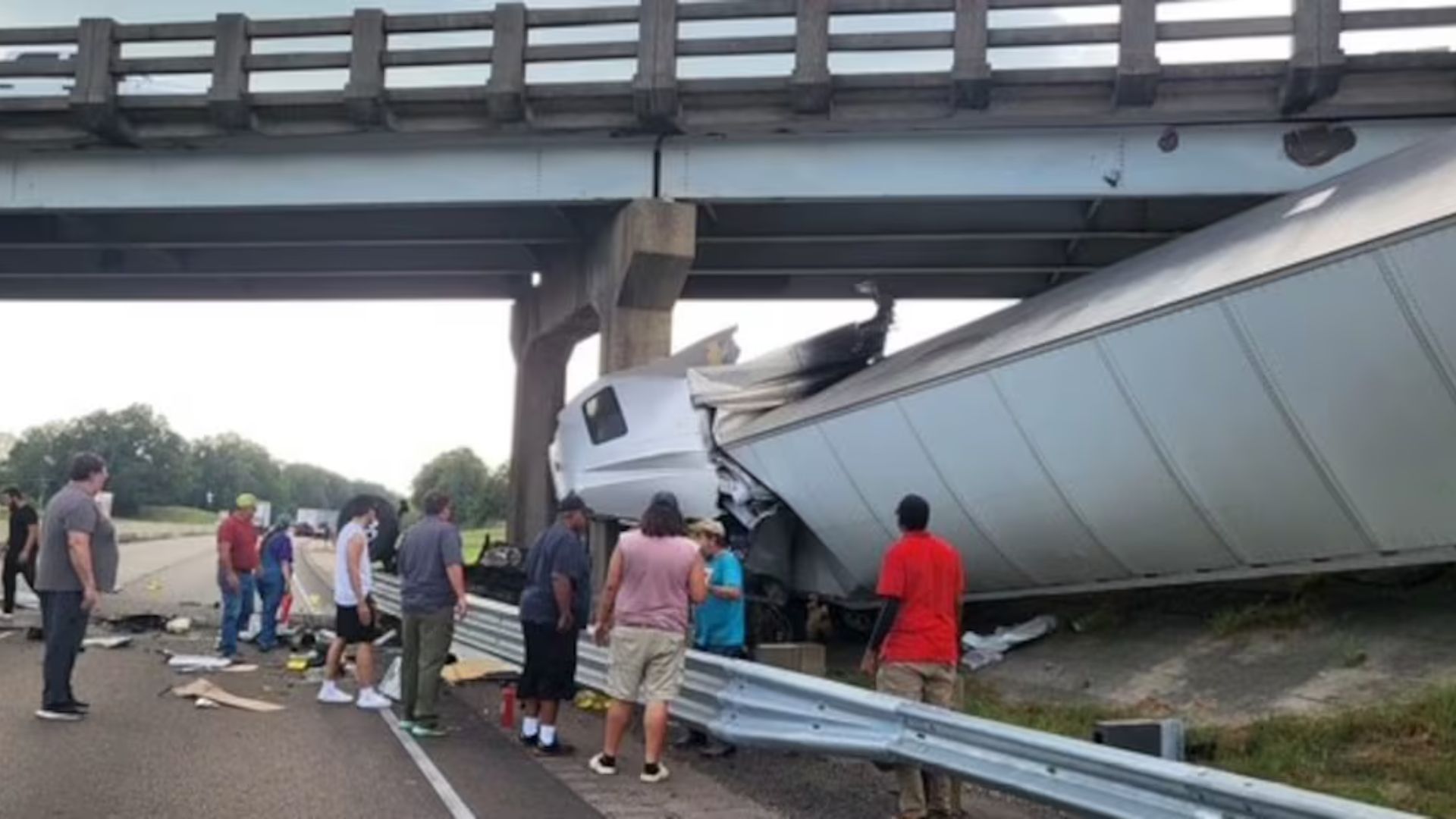 Get Paid After a Truck Crash in Mississippi